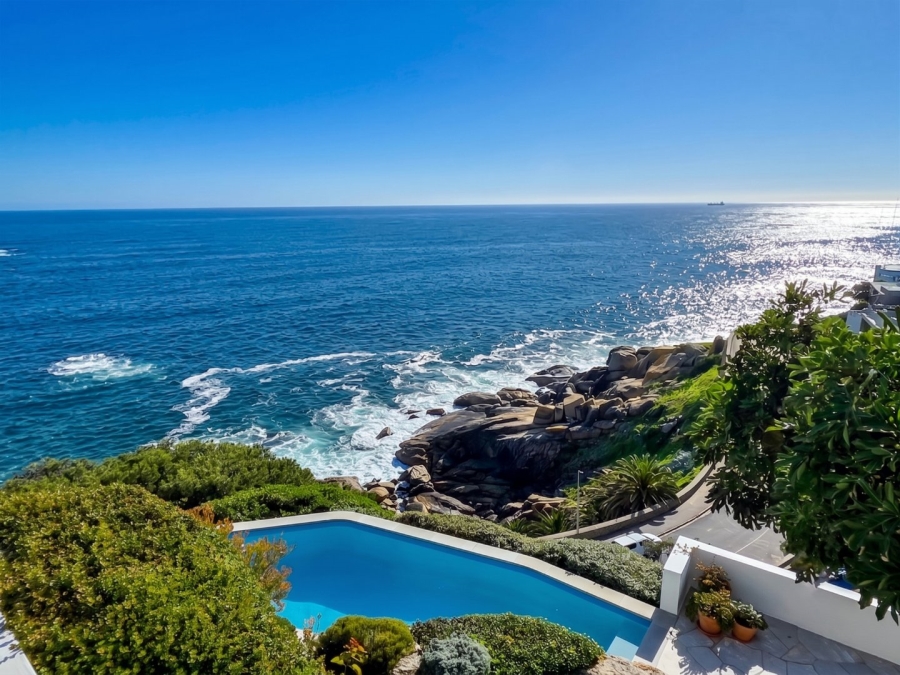 To Let 7 Bedroom Property for Rent in Bantry Bay Western Cape